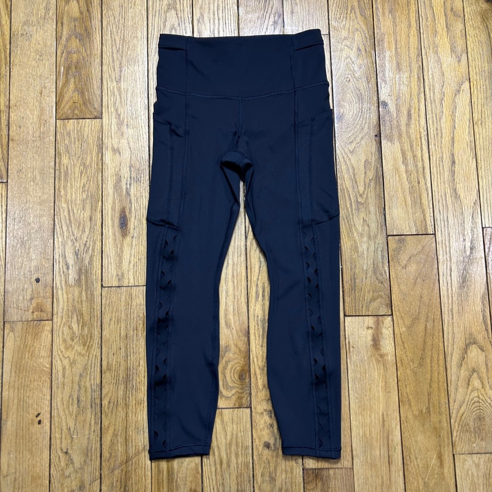 Athleta Ultimate Stash Craft 7/8 Tight Black Laser Cut Scallop Leggings XS‎